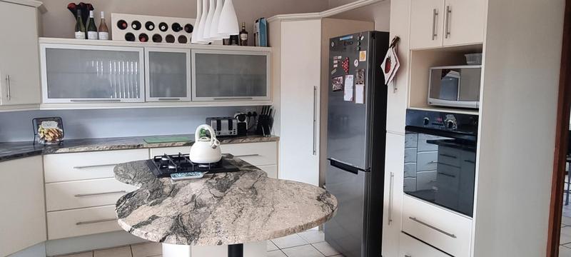 4 Bedroom Property for Sale in Reebok Western Cape